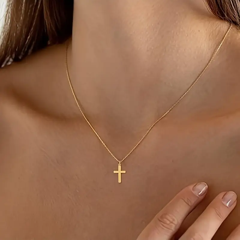 Collar con Colgante de Cruz