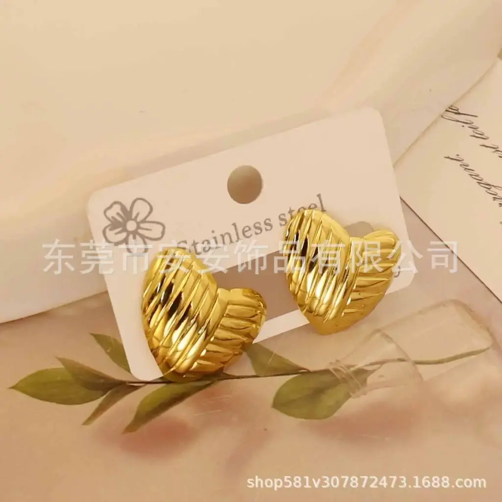 Arete Corazon Rayas