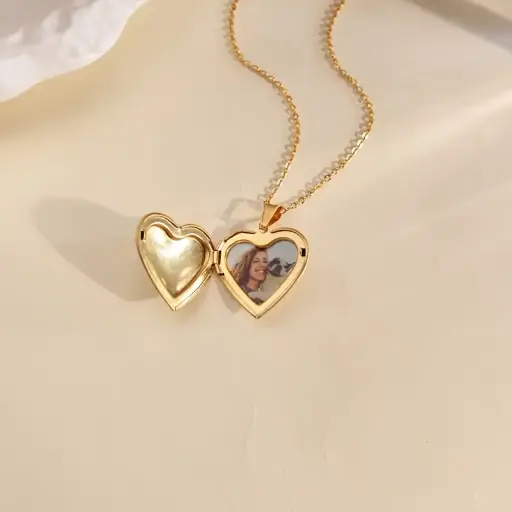 [C253032] Relicario en forma de corazon