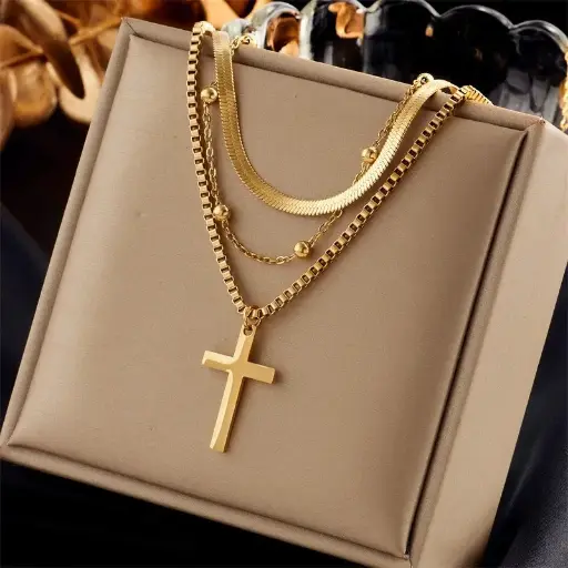 [C2511033] Collar Triple con cruz